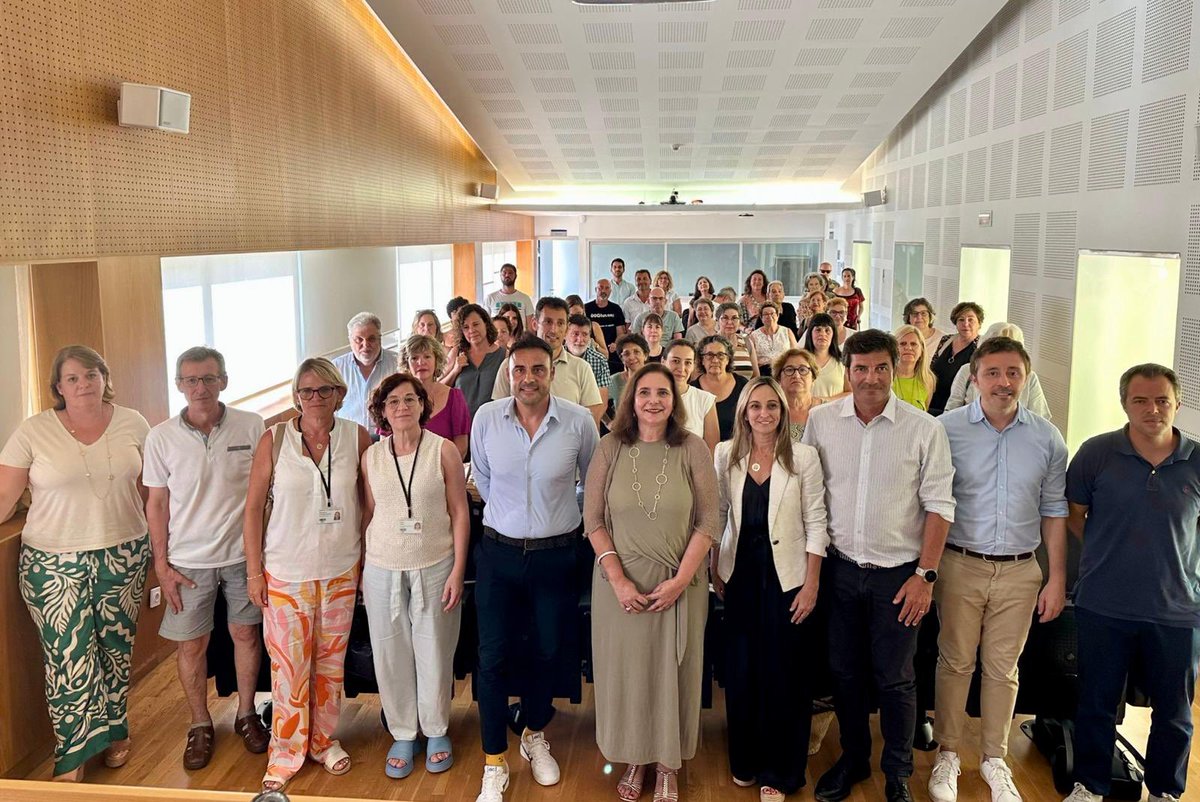 SalutGOIB's tweet image. La consellera @manuelaG_Romero ha presentat a Menorca el nou protocol «Entén-me», que millora l’accessibilitat en l’entorn sanitari.
👉 3.250 menorquins poden acollir-se a aquest nou protocol
🔗 tn.caib.es/Entenmenorca
