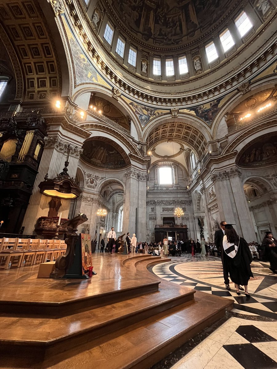 thomasdolphin's tweet image. Honoured to be at the @officialblsa Barts and The London Rites of Passage ceremony 2025 tonight - St Paul’s provides a magnificent backdrop for this key moment in the careers of these new doctors. 🖤🤍