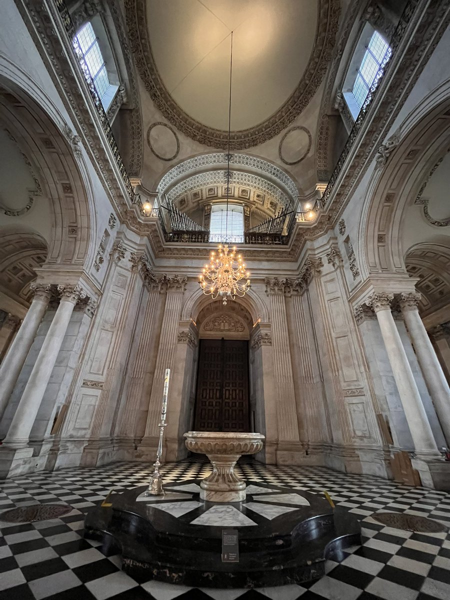 thomasdolphin's tweet image. Honoured to be at the @officialblsa Barts and The London Rites of Passage ceremony 2025 tonight - St Paul’s provides a magnificent backdrop for this key moment in the careers of these new doctors. 🖤🤍