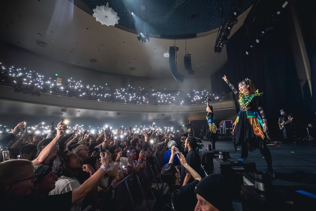 mametal3's tweet photo. 同じくサンフランシスコ公演の会場The Masonicの公式インスタより
BABYMETAL公演写真(BABYMETALが写ってる写真のみ抜粋)
インスタにはXに載ってない写真もあがってる

#BABYMETAL #SanFrancisco #TheMasonic
https://t.co/q9o4Eoys84 https://t.co/spiOHlCM9G