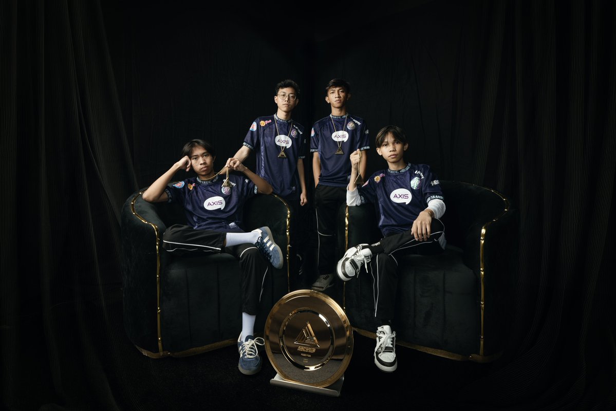 EWC_EN's tweet image. They took what they deserved.
Congratulations to all the winners of the second Championship Weekend of #EWC2025
๐ @GenG
๐ @evosesports_
๐ @TSpirit_Dota2
๐ @VitalityMLBB