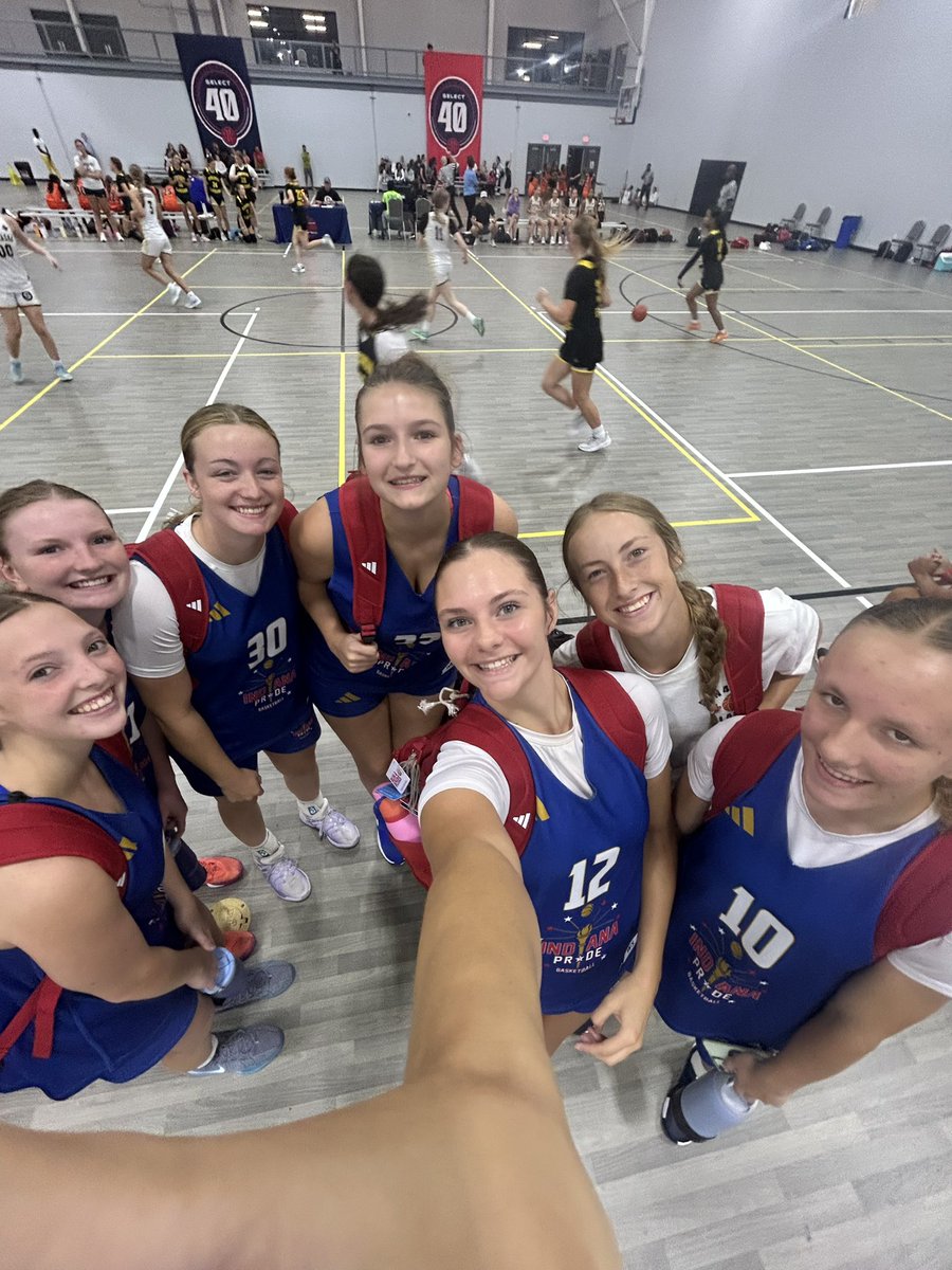rowanradaszewsk's tweet image. As my AAU season comes to an end, I am grateful for the opportunity that I have been given over the past years. i’ve made some amazing lifelong friends, thank you to everyone who has made this possible. I can’t wait to see where this goes🩷🏀