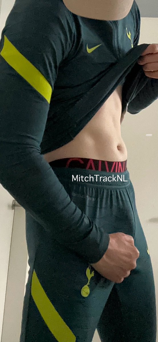 MitchTrackNL's tweet photo. #Tracksuit #Trackie #Sports #Strike #Nike #Trackies #Survet #CalvinKlein #Gym #Abs 

How about this green Liverpool tracksuit? https://t.co/ISn68cydc0