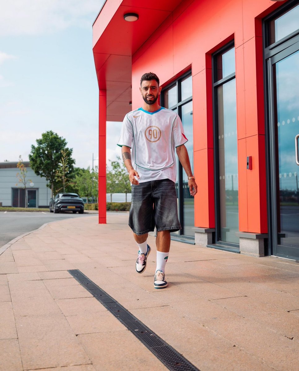 AmorimBalll_'s tweet image. ๐จ๐ธ - Bruno Fernandes on IG.
โFirst week back๐ธโ