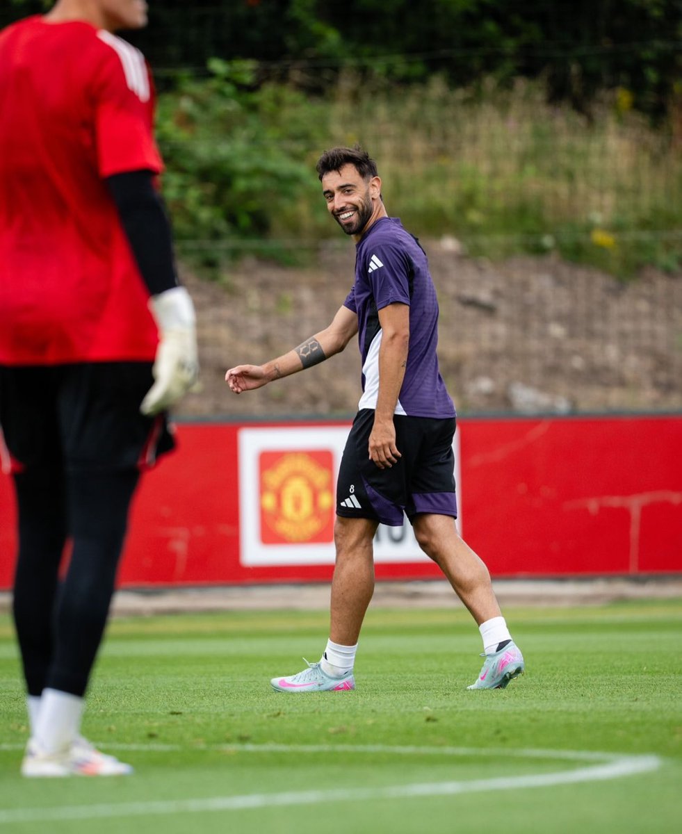 AmorimBalll_'s tweet image. ๐จ๐ธ - Bruno Fernandes on IG.
โFirst week back๐ธโ