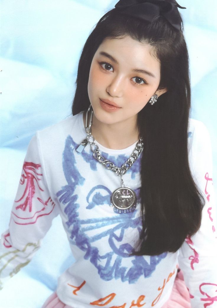 hourly_daniell's tweet image. We casually got blessed with the best girl on earth β¨
#λ΄μ§μ€μ_κ±·λ_μΈλ²μ§Έ_μ¬λ¦
#NewJeans_3rd_Anniversary
#Happy3rdNewJeansDay