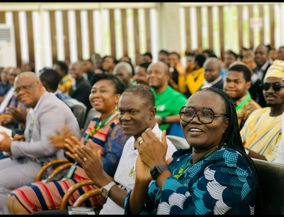 Pascal_M41's tweet image. Recently, I received the Outstanding International Student Executive award at the 3rd edition of the Vice Chancellor Students Excellence Awards under the theme &quot;WE SEE YOU, WE APPRECIATE YOU&quot;.
~Such a fulfilling experience as a student leader. 
~Thank you ISA.! Thank you KNUST.!