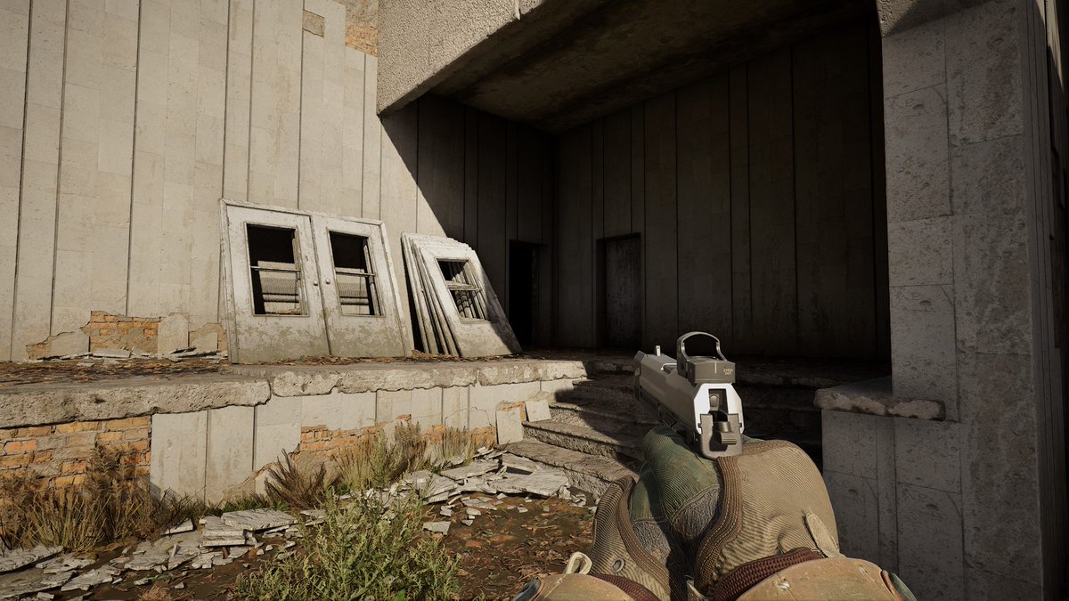 Stalker2News's tweet image. I love Prypiat in this game - the problem is there's no side quests. I think GSC could really add some for the near future, and preferbly they should do some big ones here.
It's such an important region sadly left aside.
