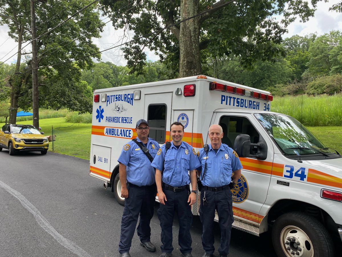 PghEMS's tweet image. This past weekend, Pittsburgh EMS stood by throughout Schenley Park during the annual Vintage Grand Prix.
Pittsburgh EMS is proud to work alongside our public safety partners, the Vintage Grand Prix staff, and the course crew to ensure a safe weekend for all patrons and racers!