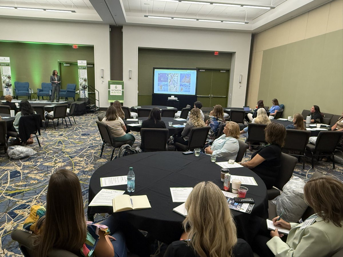 AgWired's tweet image. #Womeninagtech meeting in Des Moines today ahead of #TechHubLive. Hearing from Action Intel founder Susan Olson.