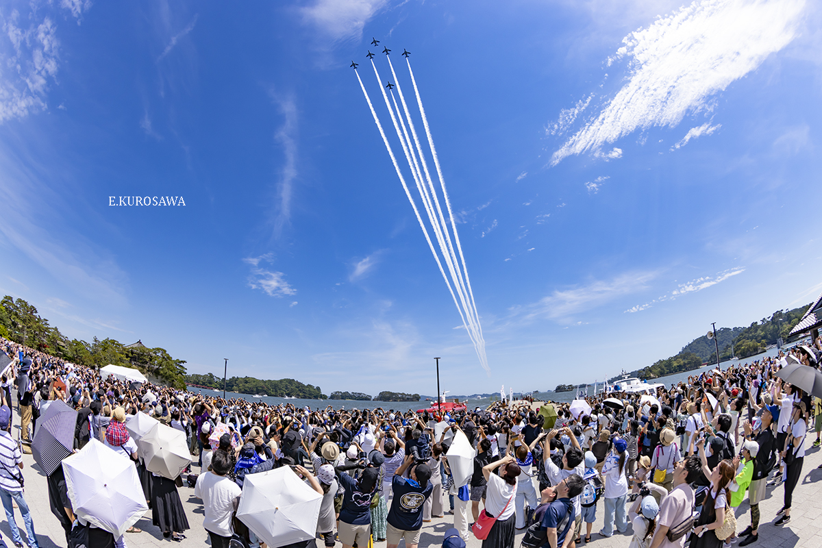 acekuro8's tweet image. 今日の一(二)枚~~2079
見上げる空
夢、感動
日本三景の日記念事業
2枚目に映る地元の男の子たち
将来の夢がブルーパイロットになること!
2025/7月21日撮影