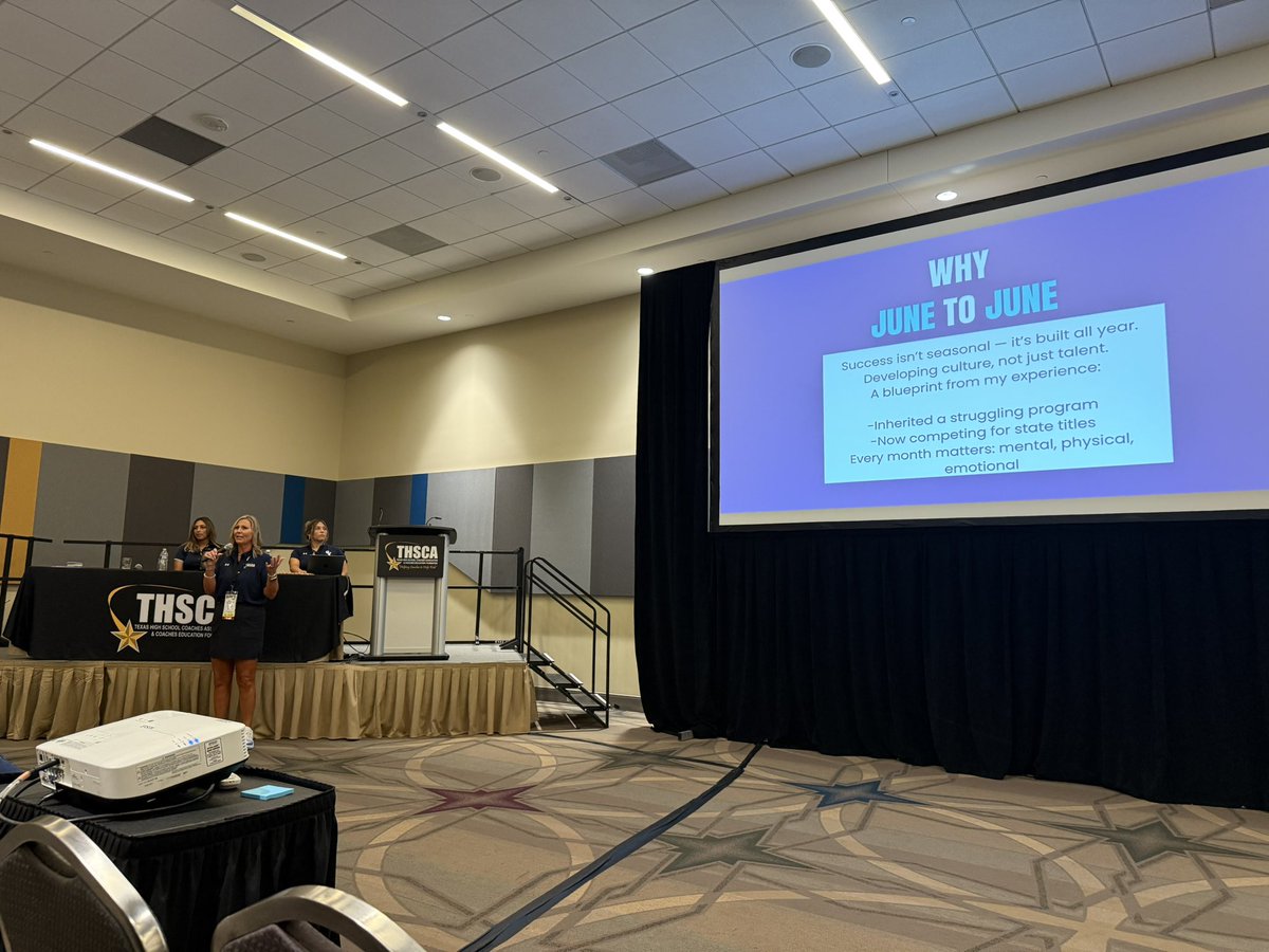 CoachSFaith's tweet image. THE GOAT. Loved this session & everything this woman stands for! Proud to know you! @CoachAwolf
#CoachingSchool | @THSCAcoaches