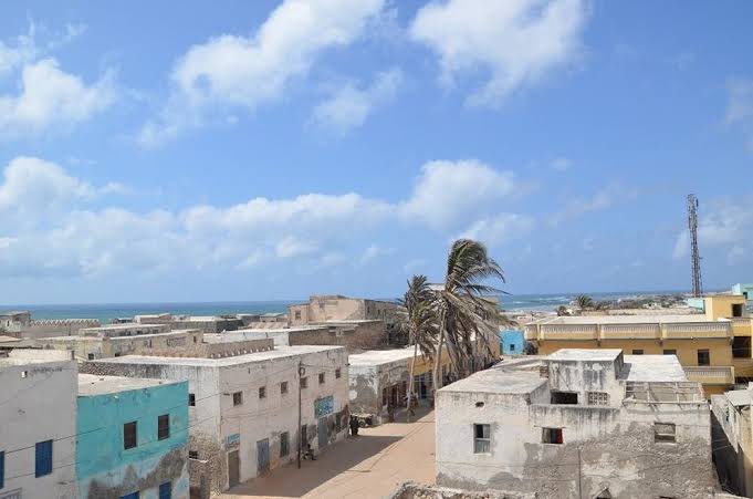 othmun1's tweet image. Puntland must build a large military base in the city of Bareedo, Alula, with the capability to inspect and tax every ship that enters #Puntland waters - and if a ship is carrying weapons destined for Mogadishu, it should be completely seized!
The coastal city of Bareedo, in…