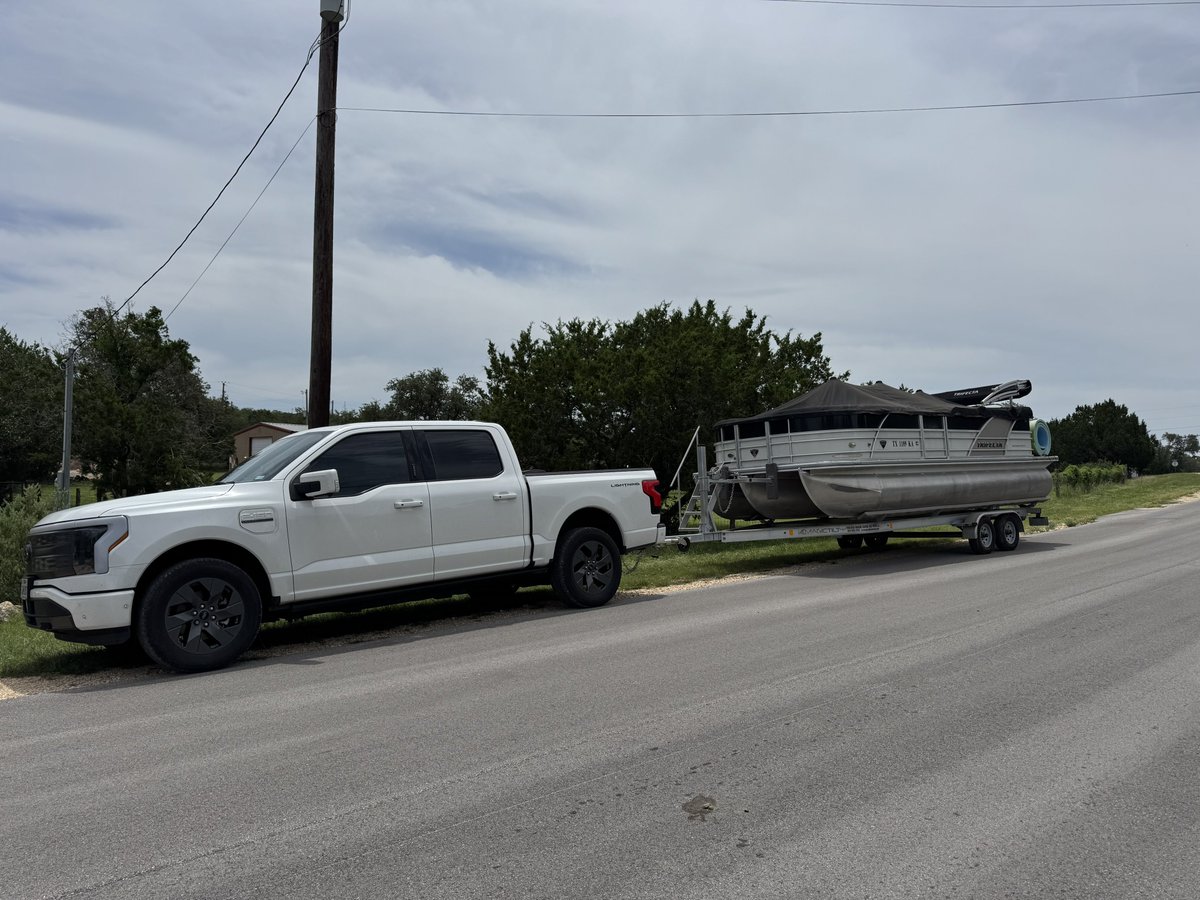 Mattlinn01's tweet image. Another day… another EV truck towing a trailer.
Finally time to get this boat in the water and burn off some old fuel.
It’s only been 2.5 years since we had a boat ramp that was open.
