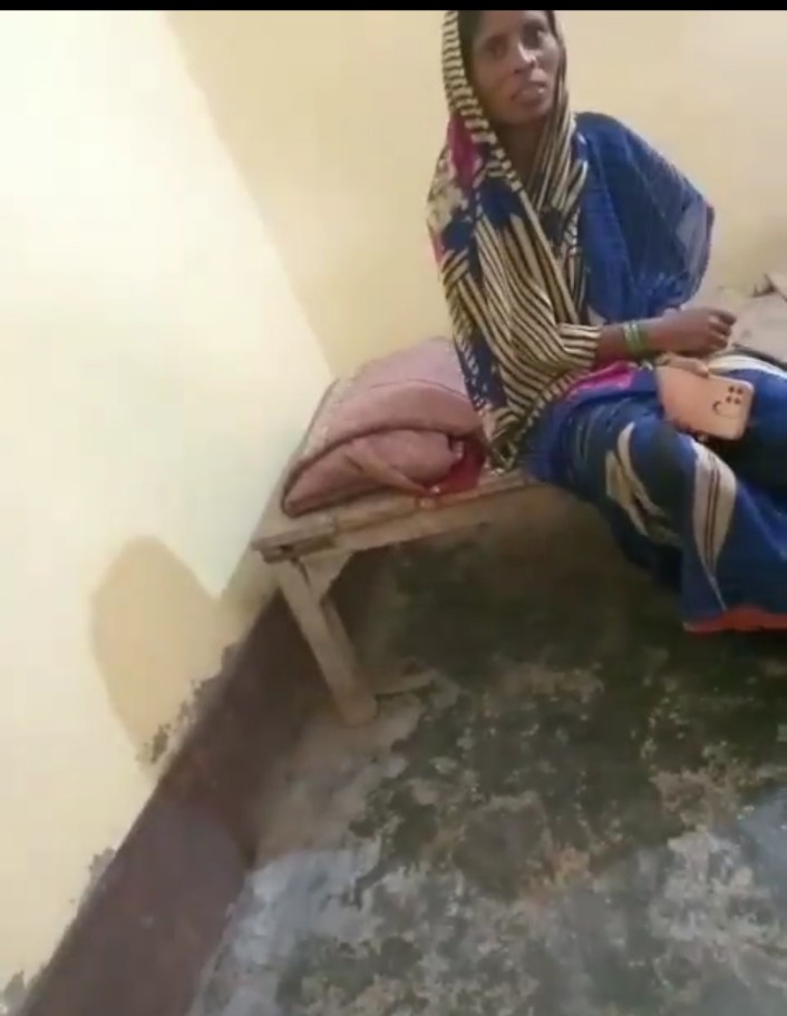 पंकज कुमार सिंह समाजसेवी (@pankajsballia) on Twitter photo <a href="/myogiadityanath/">Yogi Adityanath</a> जी के सरकार में राजपूत छात्र को राजभर की औरत को पैसे खिलाकर छेड़छाड़ के फर्जी मुकदमे दर्ज कर जेल भेजा जा रहा है
राजभर की औरतों का <a href="/balliapolice/">Ballia Police</a> व बलेऊर पूर्व प्रधान बबलू सिंह बने है दलाल
पैसे दिजिए तुरन्त राजभर की औरत कुछ भी करने के लिए है तैयार <a href="/Uppolice/">UP POLICE</a> <a href="/myogiadityanath/">Yogi Adityanath</a> जी के सरकार में राजपूत छात्र को राजभर की औरत को पैसे खिलाकर छेड़छाड़ के फर्जी मुकदमे दर्ज कर जेल भेजा जा रहा है
राजभर की औरतों का <a href="/balliapolice/">Ballia Police</a> व बलेऊर पूर्व प्रधान बबलू सिंह बने है दलाल
पैसे दिजिए तुरन्त राजभर की औरत कुछ भी करने के लिए है तैयार <a href="/Uppolice/">UP POLICE</a>