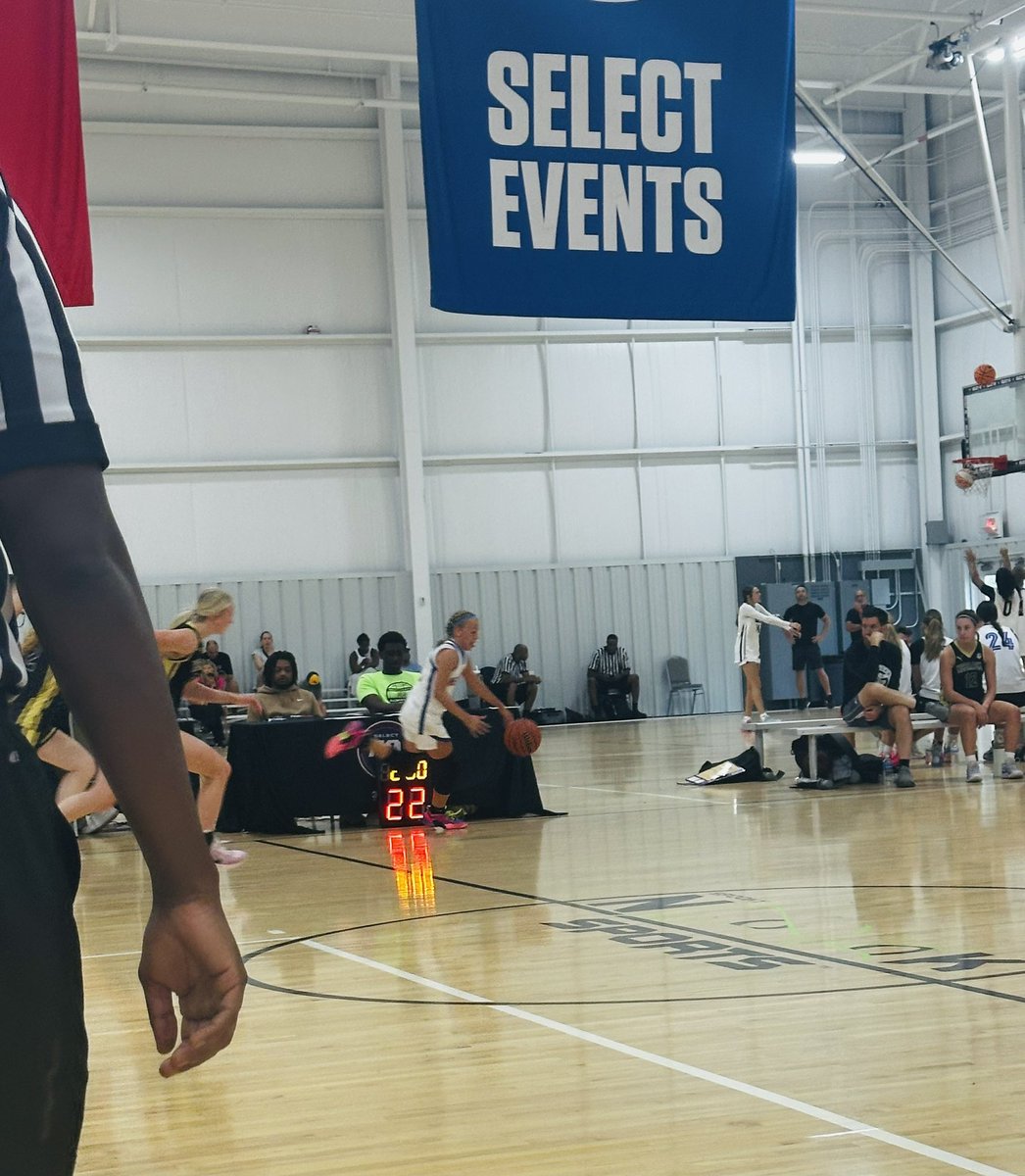 Finished off AAU 🏀 season going 7-3 over the last 9 days playing 2 years up in the Select Events 16u S40 tournaments.  Played against some really great teams that I learned so much from.  Can’t wait to keep working and improving!