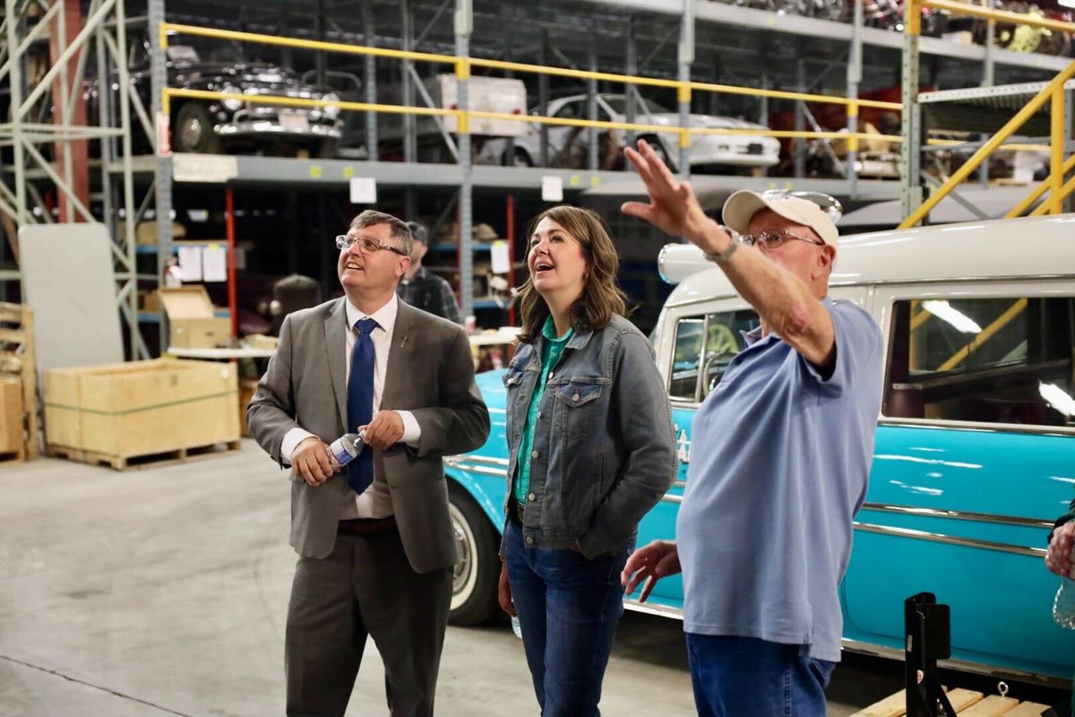 ABDanielleSmith's tweet image. Have plans next weekend?
We have so many cool attractions across Alberta, including the Reynolds Museum in Wetaskiwin which I visited recently.
So pack up the family and make that road trip to check out the incredible cars, planes, and machines they have on display.