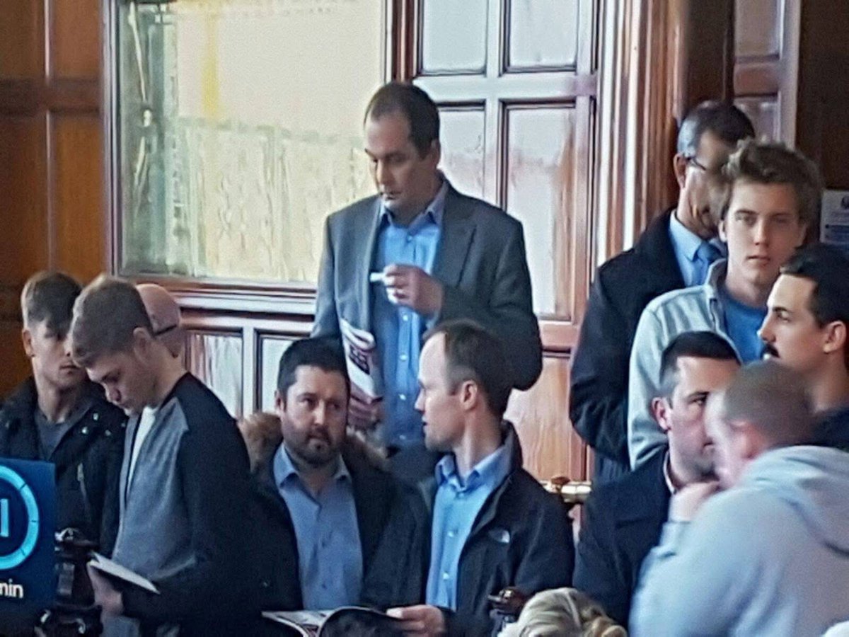 VirtualJames's tweet image. This came up on my photo feed today, from 15 years ago, when I was on Homes under the hammer 🤓