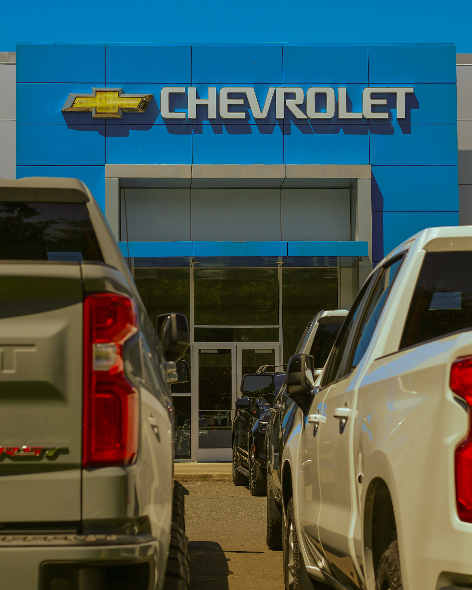 ChevyWebb's tweet image. Walked in for a test drive. Walked out with your dream car✨🚙
That&apos;s the Alan Webb Chevrolet effect🤞

📍 3712 NE 66th Ave, Vancouver, WA
📞 (360) 574-1131
#BossMovesOnly #ChevyStrong #PNWChevy #VancouverWA #ChevyLife #AlanWebbChevy #NewCarEnergy #portlandmetro #alanwebb