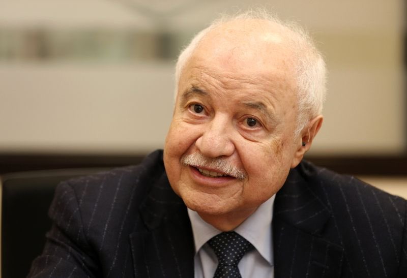 alrougui's tweet image. الحكومة السورية تقرر إيقاف تجديد الترخيص لـ "شركة طلال أبو غزالة وشركائه" حتى إشعار آخر بسبب تصاريحه في قناة المشهد التي لم يجرم فيها بشار الأسد ، علما أن قناة المشهد مؤخرا قامت بنشر مقابلات لشخصيات مؤيدة للنظام السابق ومعارضة للحكومة الجديدة .