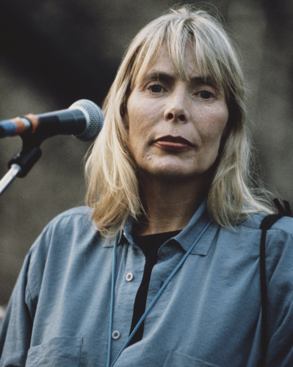 jonimitchell's tweet image. On July 21, 1990, Joni joined an international cast of musicians at a benefit concert which recreated Pink Floyd’s “The Wall” at the site of the now torn down Berlin Wall.
Photos by Michael Putland