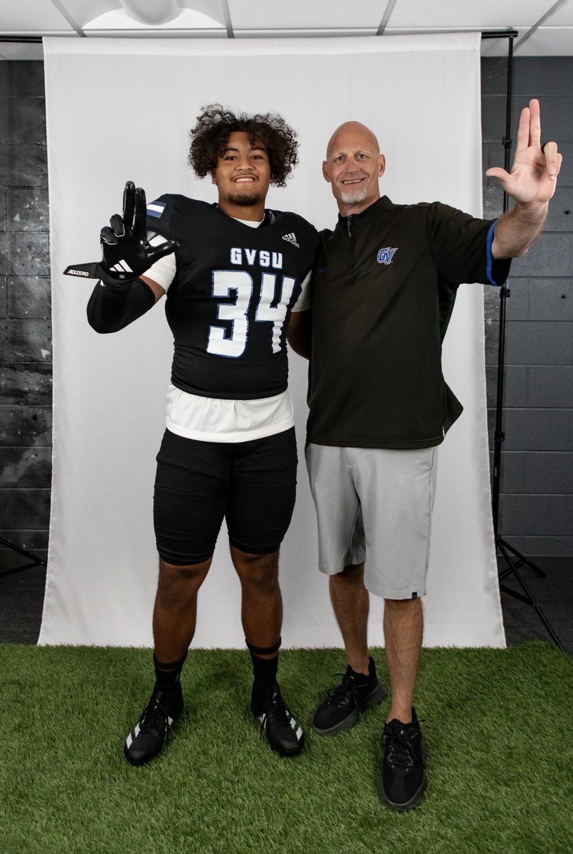 ArambolesAlex's tweet image. 💥1000% COMMITTED💥 #GOLAKERS
#ANCHORUP⚓️⚓️⚓️
@CoachLouisGVSU @CoachWooster @gvsufootball @ShamrockFB @CoachJMiracle @comer_73 @AllenTrieu @Bryan_Ault @PrepRedzoneIN