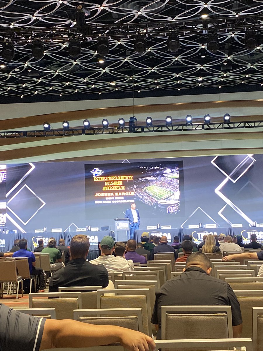 <a href="/JoshuaEargle/">Joshua Eargle</a> bringing the house down at <a href="/THSCAcoaches/">THSCA</a> ⛏️🤙🏾💪🏾 #WinTheWest