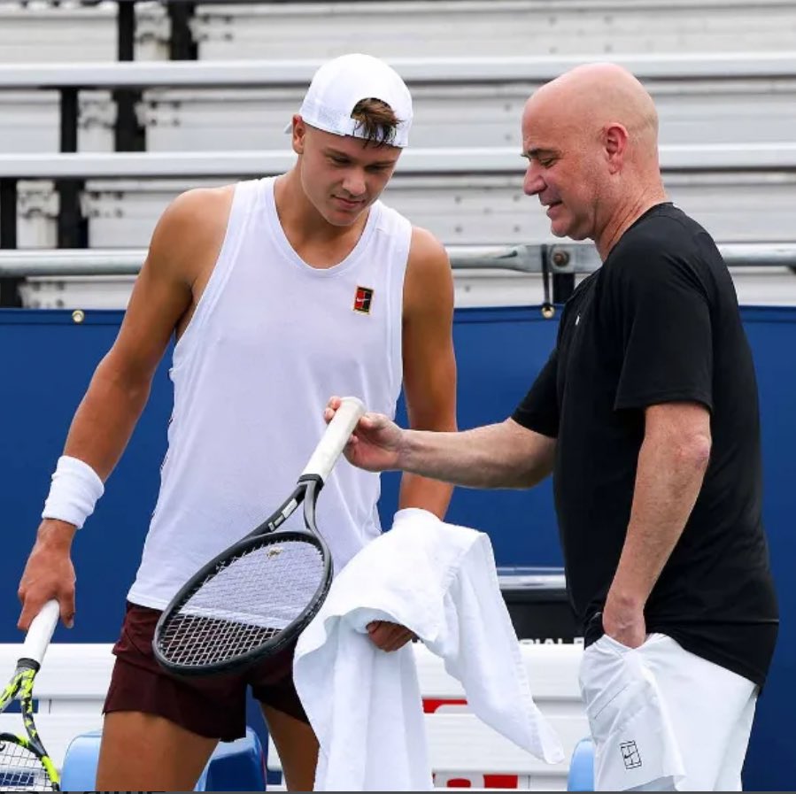 holgerrunelodie's tweet image. Holger Rune x Andre Agassi ✨
@holgerrune2003 🔥 @AndreAgassi