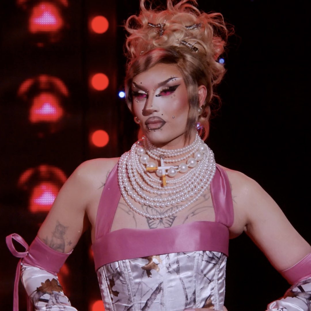 daya_betty417's tweet image. Thank you to the safety pins who support and have supported me since day one, I hope to continue making you proud🧷 Most importantly, I’m eternally grateful to my queer family who allows me to grow along side of them without judgement🦋You’ve changed my life more than you know.
