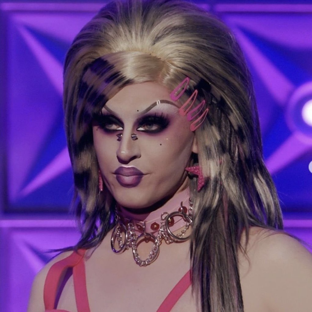 daya_betty417's tweet image. Thank you to the safety pins who support and have supported me since day one, I hope to continue making you proud🧷 Most importantly, I’m eternally grateful to my queer family who allows me to grow along side of them without judgement🦋You’ve changed my life more than you know.