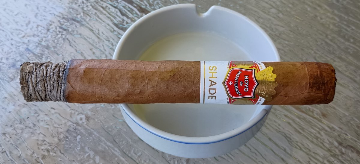 Review of Hoyo de Monterrey Shade Cigar: 
cigarczars.com/review/hoyo-de…