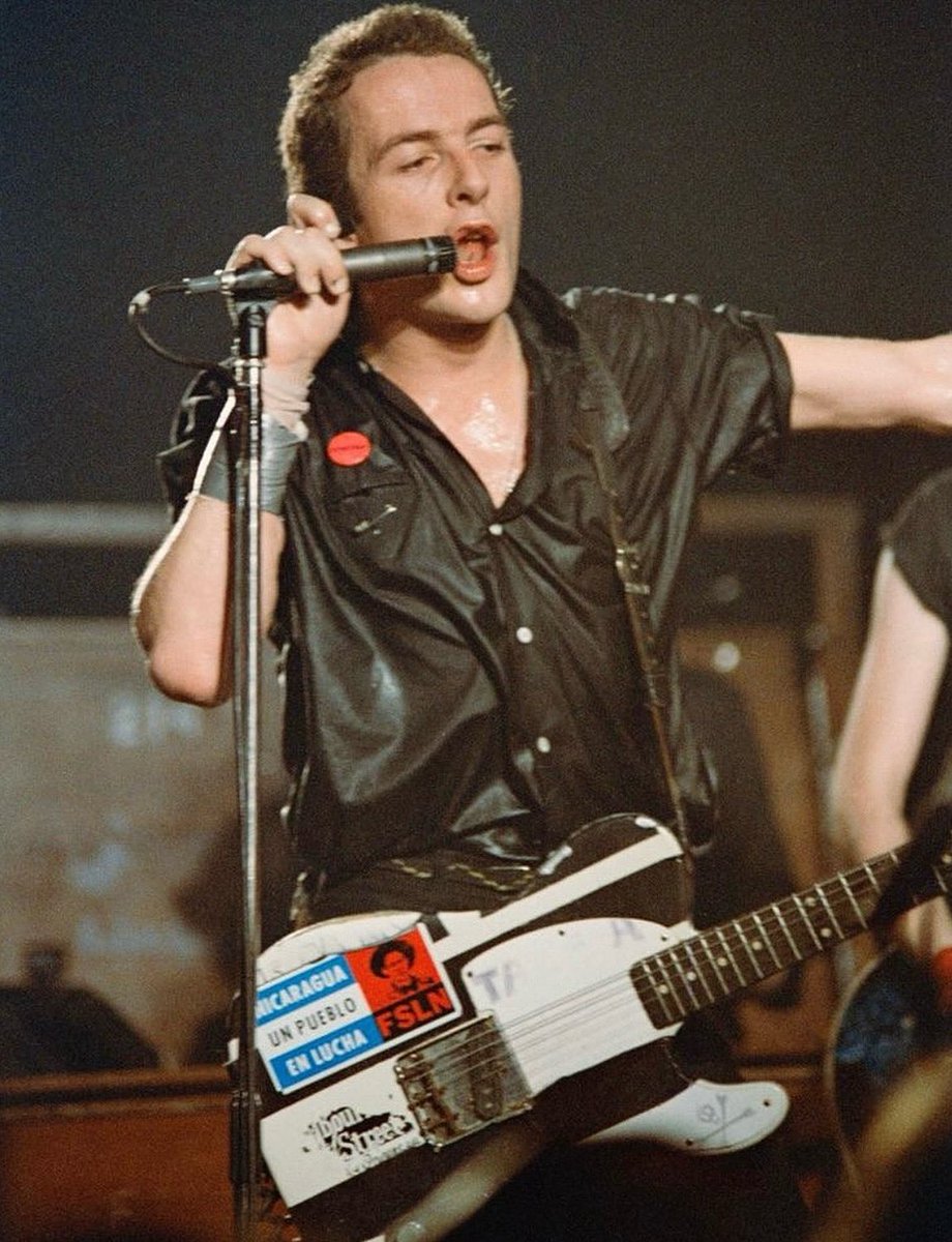 “We must use negative situations to refocus and redirect anger and frustration and fashion music that is powerful to all who listen, always upsetting the status quo.” - amen, <a href="/JoeStrummer/">Joe Strummer</a> 🙏

#TheClash
#JoeStrummer
