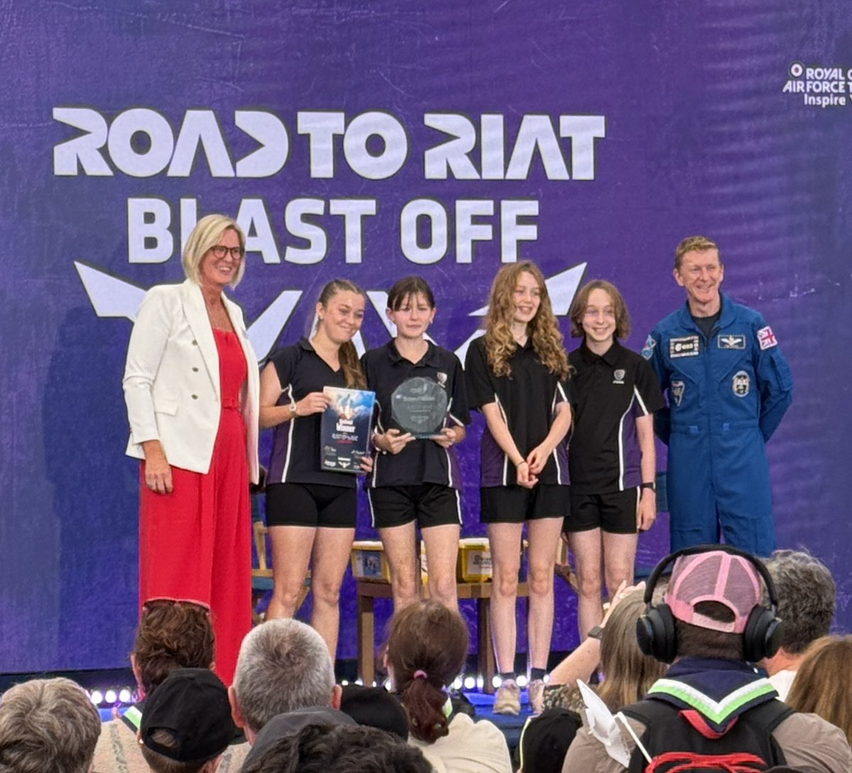 astro_timpeake's tweet image. From recognising talented young engineers, to meeting Scouts, Guides, school children and cadets and getting to see some amazing aircraft both in the air and on the ground - @airtattoo 2025 you delivered! 

Thank you to everyone involved who puts so much hard work into the…