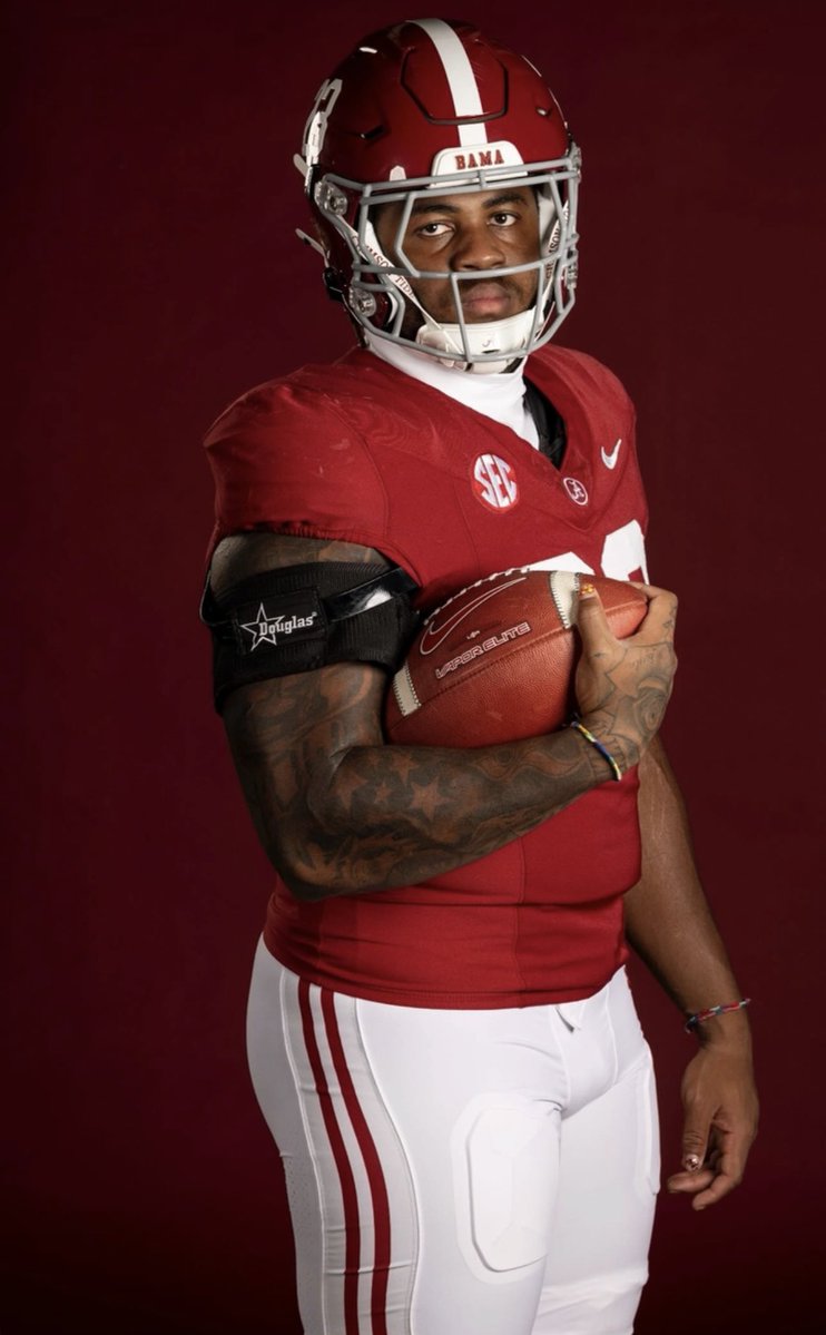 CrimsonCoverage's tweet image. In my opinion, the most underrated/undervalued player on Alabama’s roster is James Smith.
Smith is arguably the most disruptive defensive lineman on Alabama’s roster. He has a great motor for his size and can create problems in the run and pass game for opposing offenses.
His…