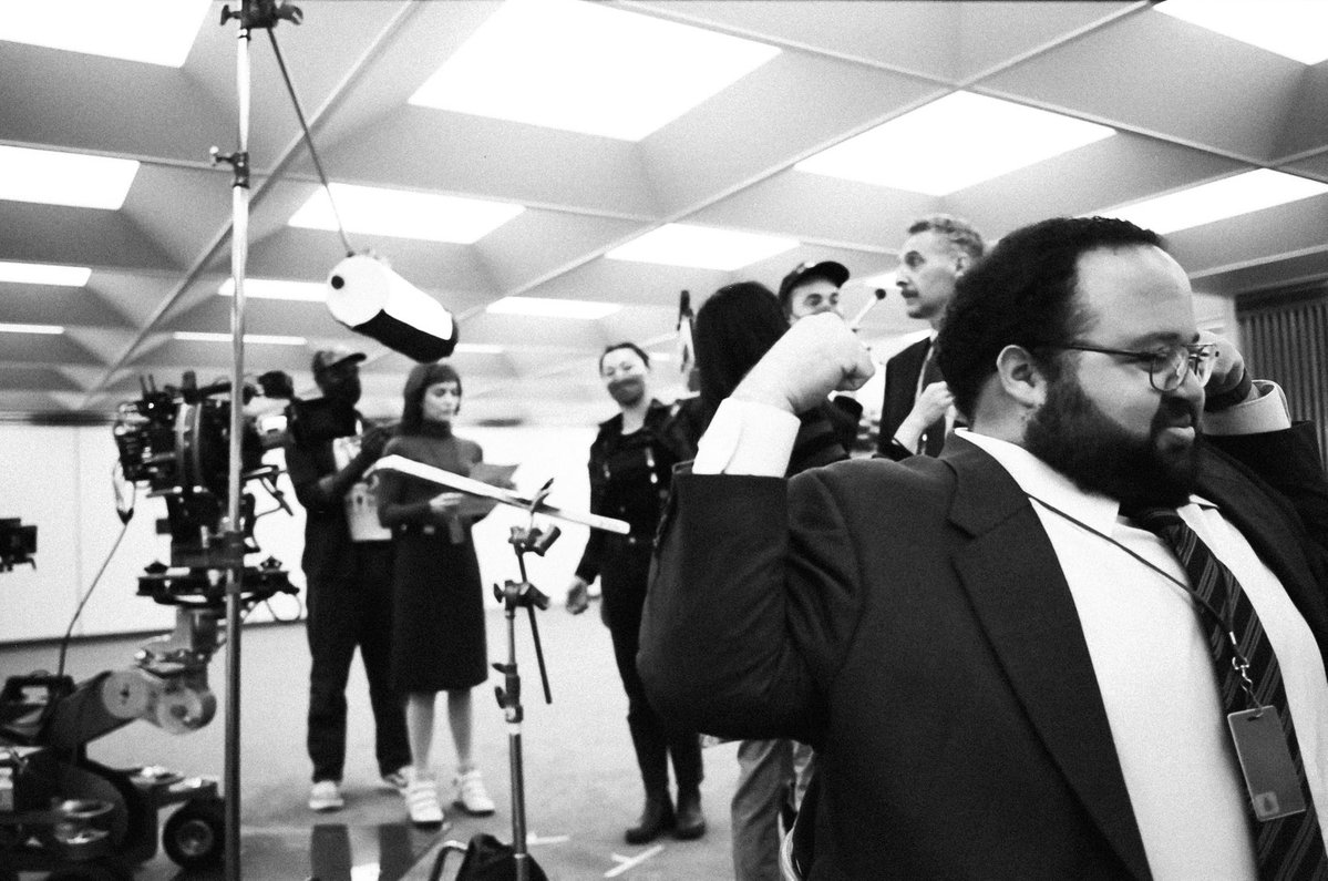 BenStiller's tweet image. Zach stretching. Ep 203.
#📸:bendo Leica film Tri X 400
#severance