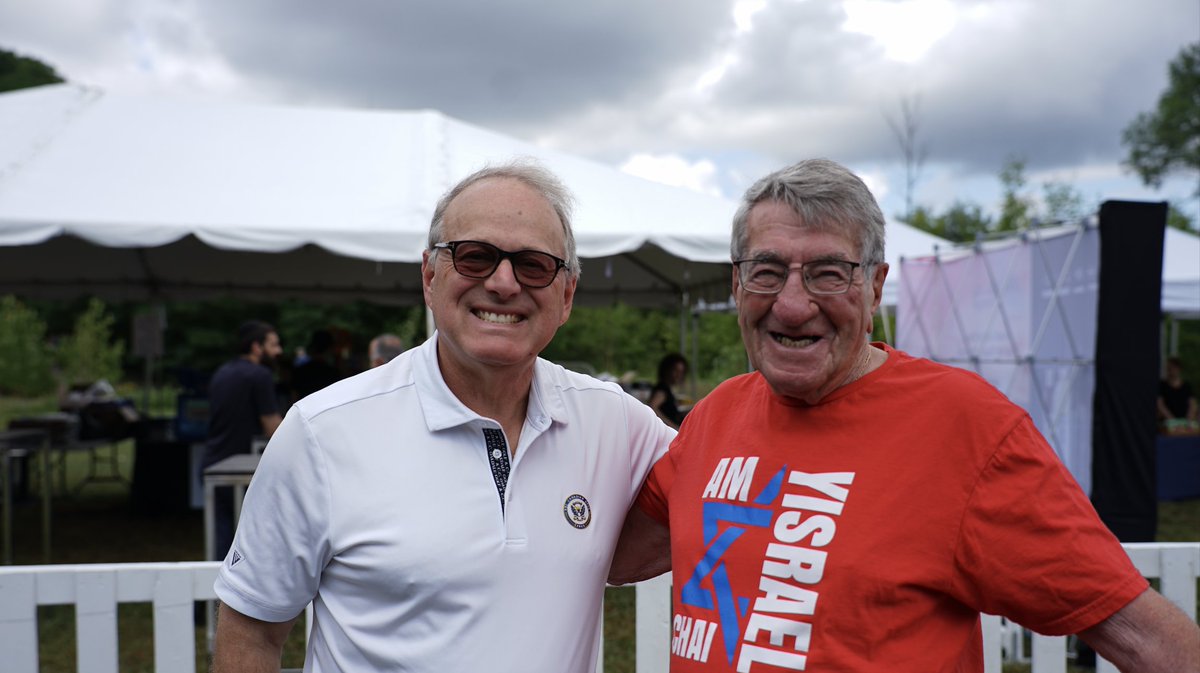 TeamKerzner's tweet image. It was great to be back at the @ProssermanJCC for the annual outdoor Jewish Community Market. This event is an example of showcasing great local businesses, artists and entrepreneurs who call our #yorkcentre home.