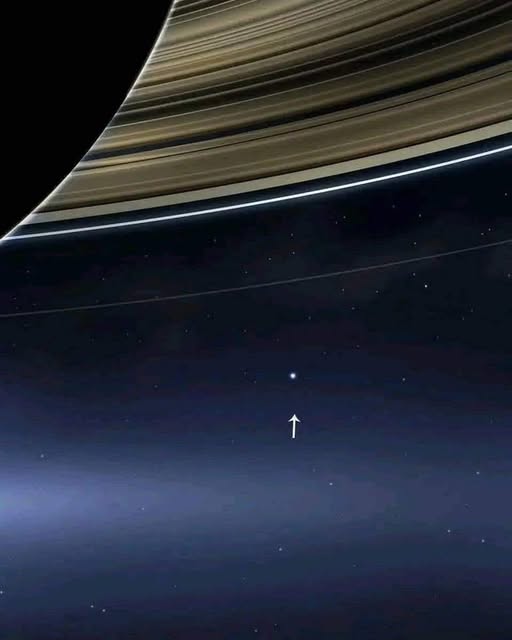 ShiningScience's tweet image. What you see here is us, planet earth as seen from Saturn..