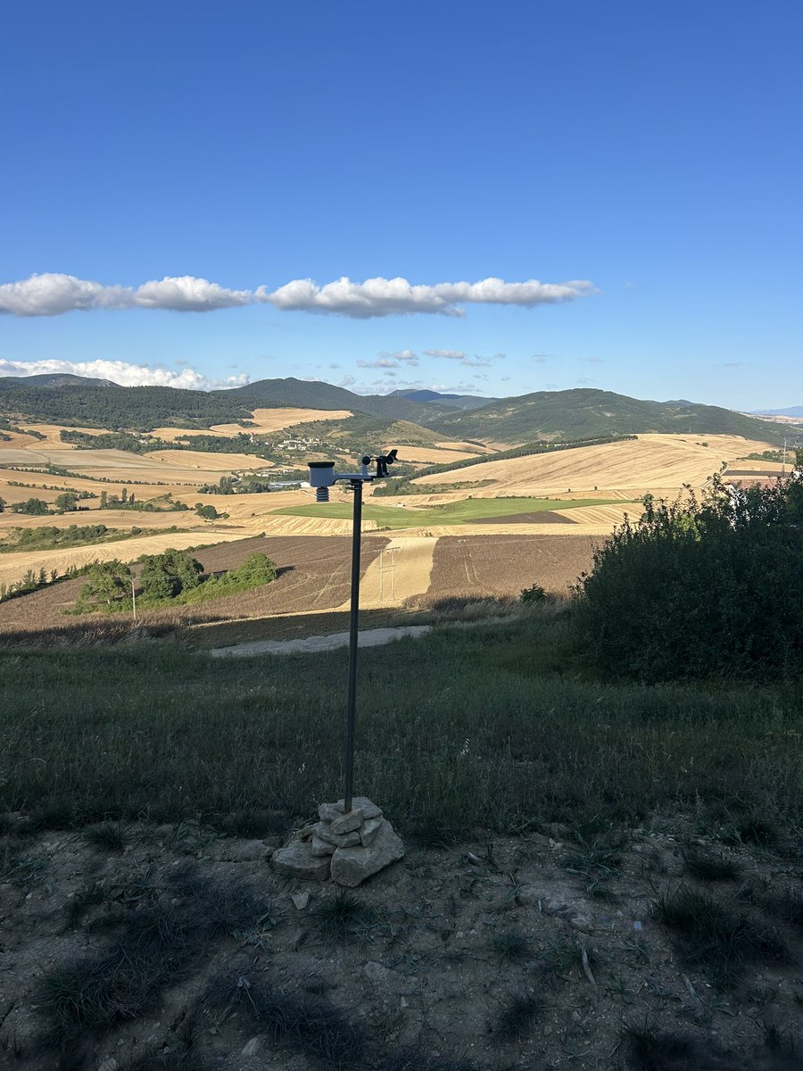Meteonavarra_'s tweet image. Desde hoy contamos con estación en Garrués (620m) en Ezcabarte. Una EMA  muy interesante para seguir la climatología de esta cara norte del Monte Ezkaba (895m), una zona que pasa de 1000mm anuales y que es ciertamente fría y umbría. DATOS: wunderground.com/dashboard/pws/… y ecowitt.