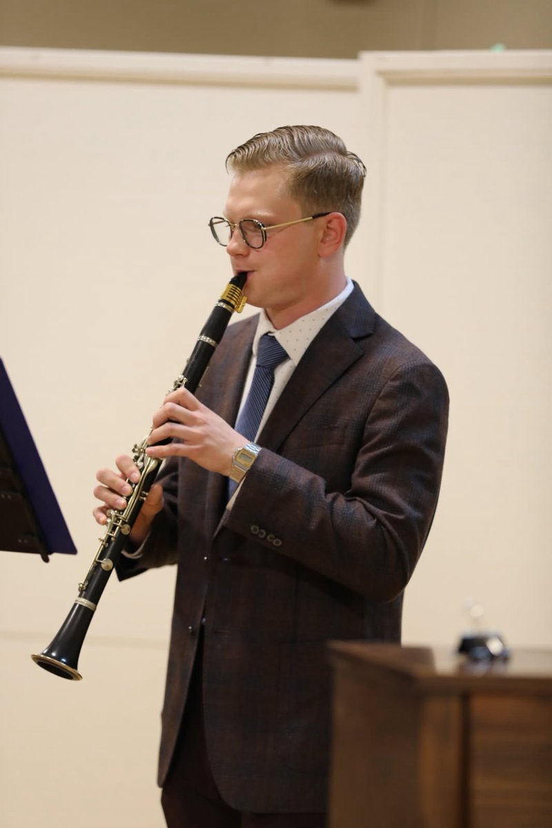 StJosephShrineD's tweet image. We were blessed on Sun to have the Brown Scapular Enrollment after Mass, followed by a most beautiful concert in the hall: Mozart’s Clarinet Concerto performed by Mr. Cameron Toal, seminary candidate, and Mr. Michael Semaan, Music Director & Organist. All praise and glory to God!