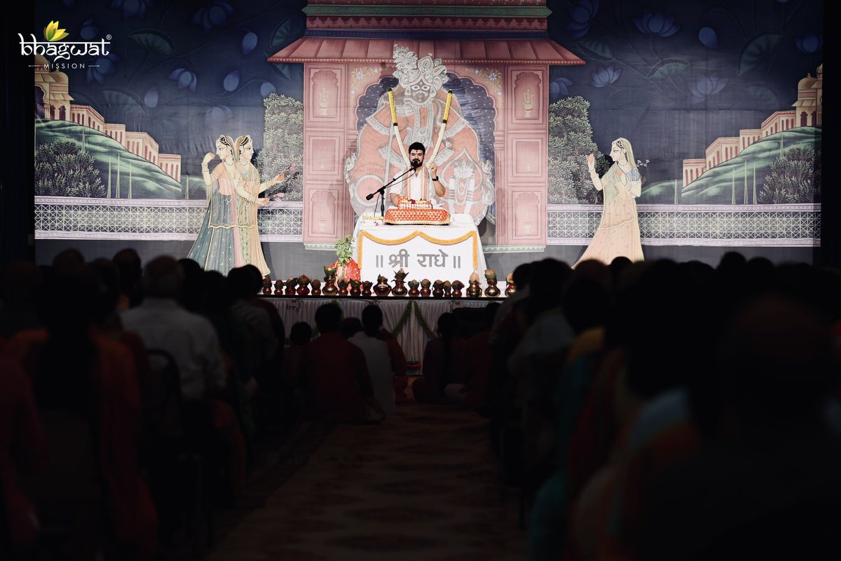 gauravkrishnag's tweet image. Moments from the ongoing #ShrimadBhagwatKatha in Raleigh,NC USA. The past two days have been magical, experiencing all of your enthusiasm! This is the power of #BHAKTI! 
#ShriRadhe
#KunjbihariShriHaridas
#RaleighEvent
#RadheRadhe