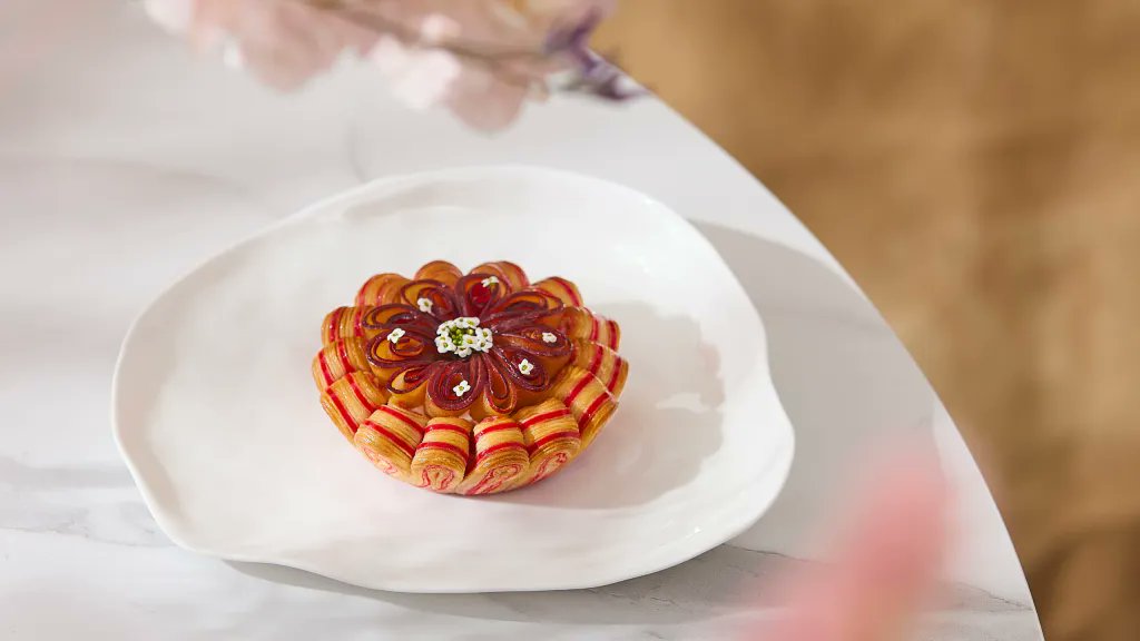 HotelesPorMéxico (@hotelesxmexico) on Twitter photo La Haute Croissanterie es el nuevo concepto de <a href="/Accor/">Accor Group</a> que reinventa el croissant francés con un toque local 🥐. En el Sofitel Mexico City Reforma, los chefs Alexis Preschez y Mauro Montes 👨🍳 crearon una versión única, inspirada en la dalia, la flor nacional de México 🌸. La Haute Croissanterie es el nuevo concepto de <a href="/Accor/">Accor Group</a> que reinventa el croissant francés con un toque local 🥐. En el Sofitel Mexico City Reforma, los chefs Alexis Preschez y Mauro Montes 👨🍳 crearon una versión única, inspirada en la dalia, la flor nacional de México 🌸.