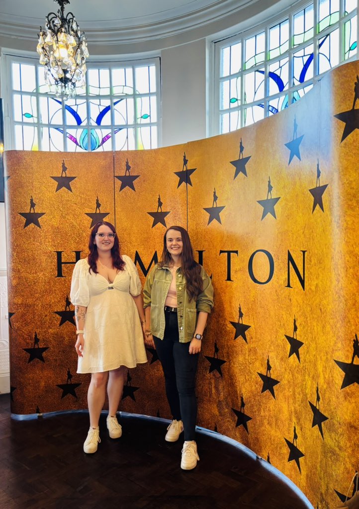 EmLouise18x's tweet photo. I wanna be in the room where it happens…🎭

📍@SundEmpire 
🎬@HamiltonMusical https://t.co/yrz0LSP14p