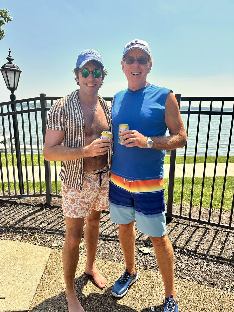 jeffconway's tweet image. Happy 70th Birthday to my Dad!
I am so glad to get to celebrate beside him today, in good health and good spirits! 💙