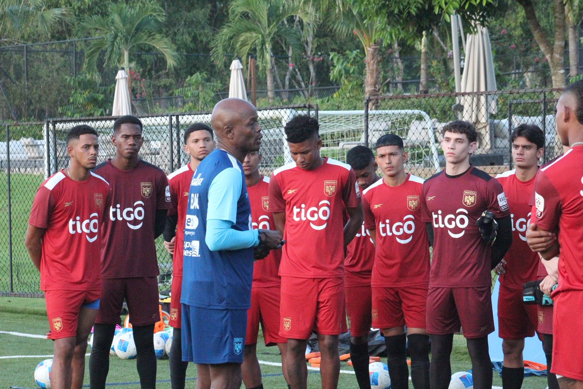 fepafut's tweet image. ¡DÍA 1️⃣!
La selección #PanamáSub20 🇵🇦arrancó una nueva fase de entrenamientos pensando en sus próximos dos amistosos 🆚 la Sub-20 de Colombia 🇨🇴 en Cali.
Los detalles ▶️ shorturl.at/MIgqd
#MásPanameñosQueNunca 🇵🇦