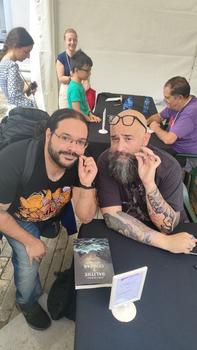sayanflatley's tweet image. Aunque este año en el #Celsius2025 hubieron momentos de agobio por la cantidad masiva de gente y las colas interminables, pude disfrutarlo y conocer grandes autores como @DiUrarte y @PhilipFracassi
🥰🥰🥰