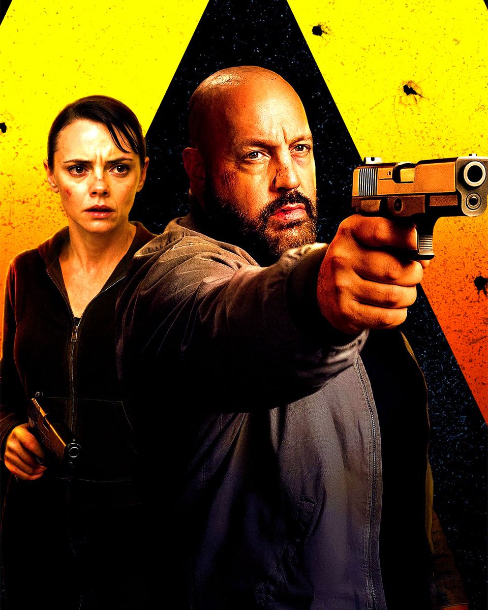 TheDirect's tweet image. EXCLUSIVE: Kevin James says #GunsUp is "obviously a wink" to JOHN WICK, but its "element of family life" sets the movie apart!
Full quotes from James & Christina Ricci: thedirect.com/article/guns-u…