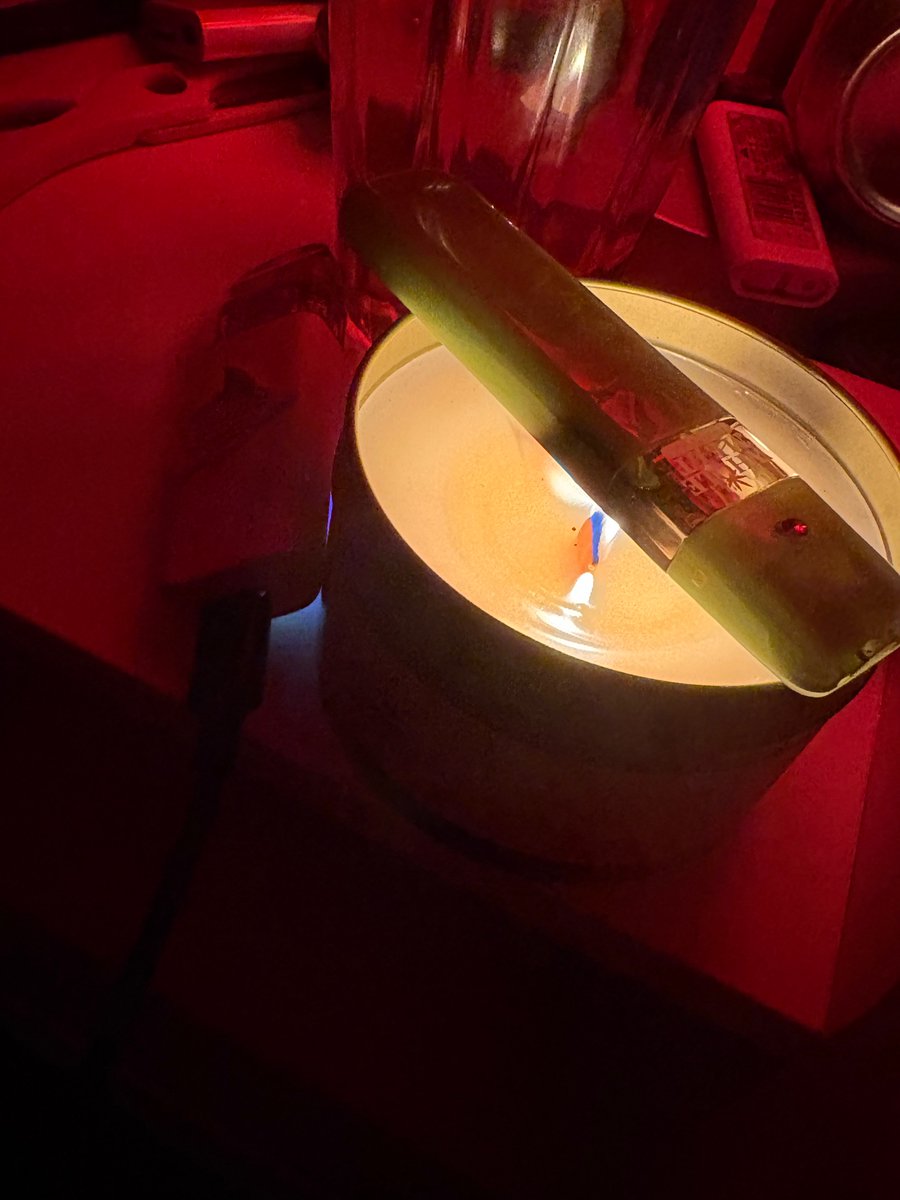 kissbelgica's tweet image. when i was fried and thought this was a genius way to heat up a cart for the sock method but my cart lowk just caught on fire