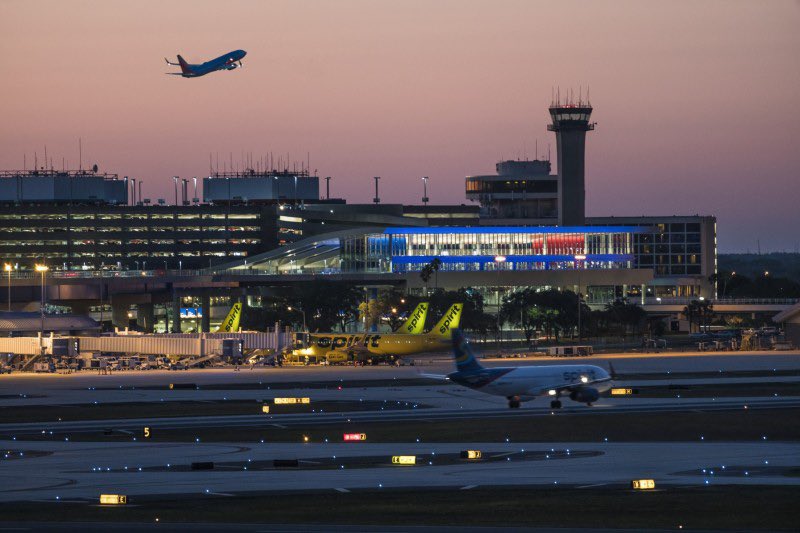 FlyTPA's tweet image. 🚨 Tampa International Airport (TPA) could be the first airport in history to reach 1 BILLION annual passengers!!! It just needs 975 million more passengers 🚨