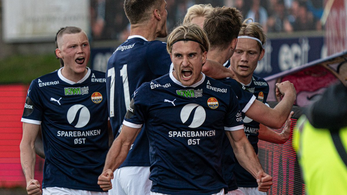 GodsetUnionen (@godsetunionen) on Twitter photo Denne uken spiller vi inn ny podkastepisode av Blåmandag.
Ukas gjest er ingen ringere enn Strømsgodsets, <a href="/marcusjmehnert/">Marcus Johansen Mehnert</a> !
Har du spørsmål til panelet, eller vår åpenhjertige og eminente nummer 77? Fyr løs! Denne uken spiller vi inn ny podkastepisode av Blåmandag.
Ukas gjest er ingen ringere enn Strømsgodsets, <a href="/marcusjmehnert/">Marcus Johansen Mehnert</a> !
Har du spørsmål til panelet, eller vår åpenhjertige og eminente nummer 77? Fyr løs!