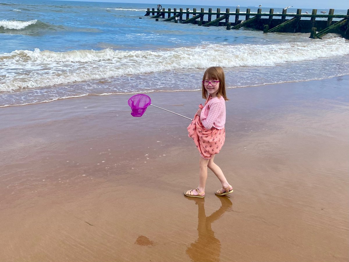 Pontyboy99's tweet image. Fun on Aberdeen beach.